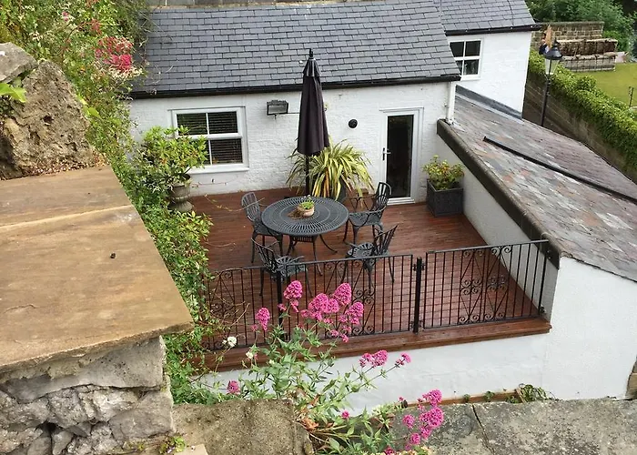 Teardrop Cottage